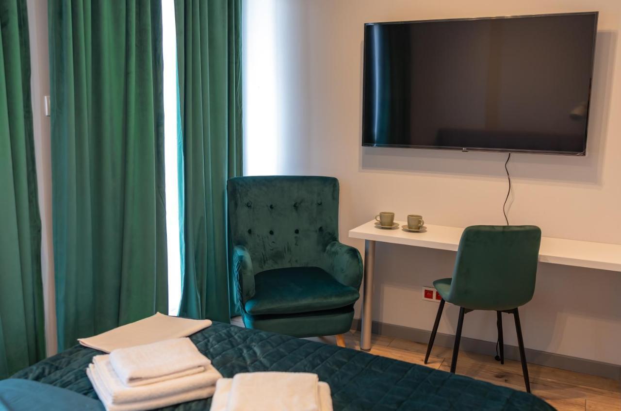 Warszawski Hongkong, Kultowe Miejsce Warsaw Ngoại thất bức ảnh